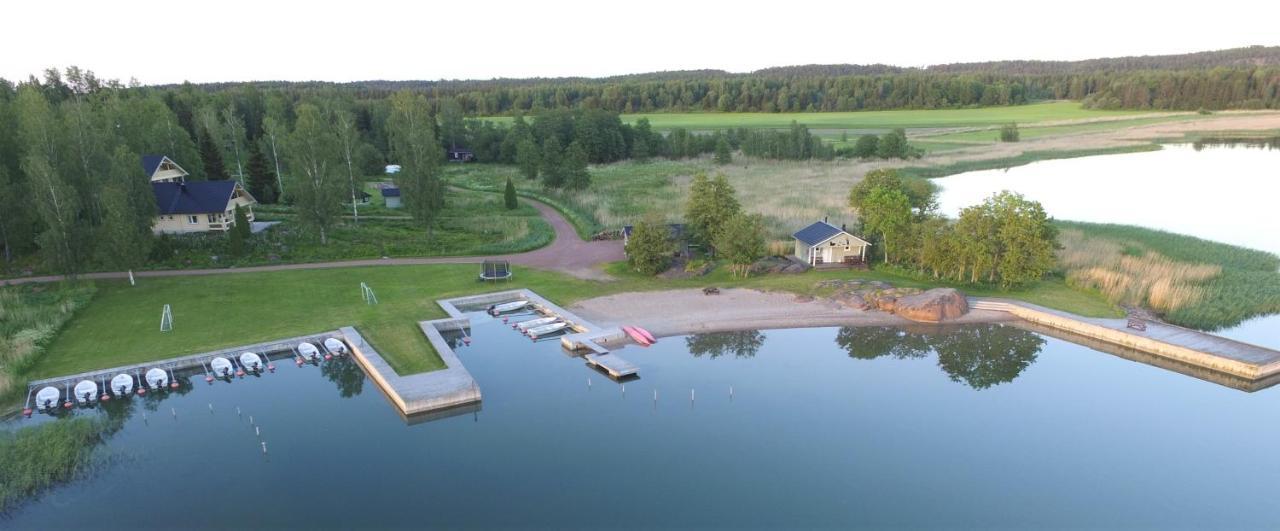 Hjortoe Stugor & Stockhus Finstrom Bagian luar foto