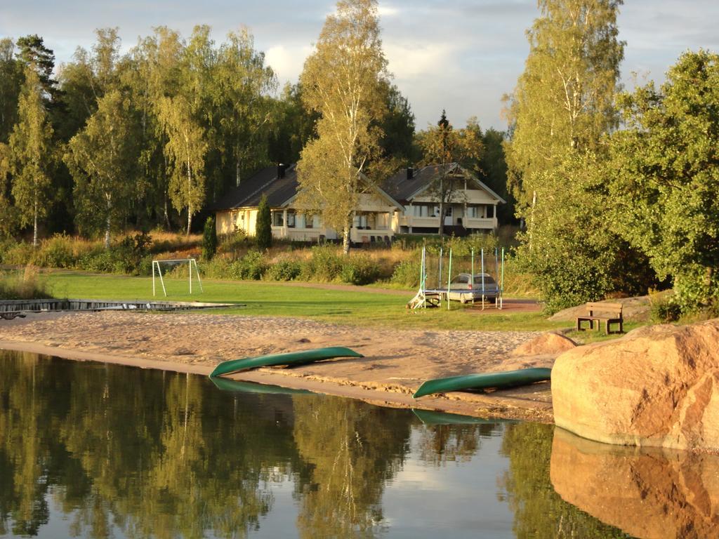 Hjortoe Stugor & Stockhus Finstrom Ruang foto