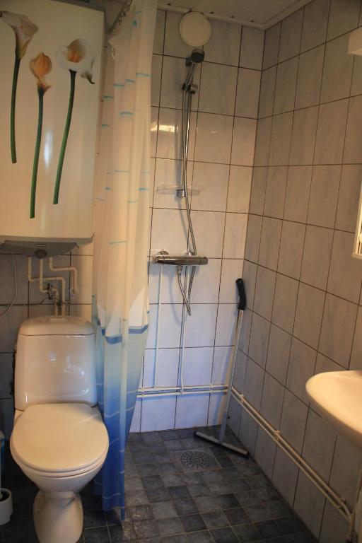 Hjortoe Stugor & Stockhus Finstrom Ruang foto