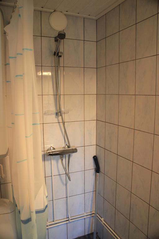 Hjortoe Stugor & Stockhus Finstrom Ruang foto